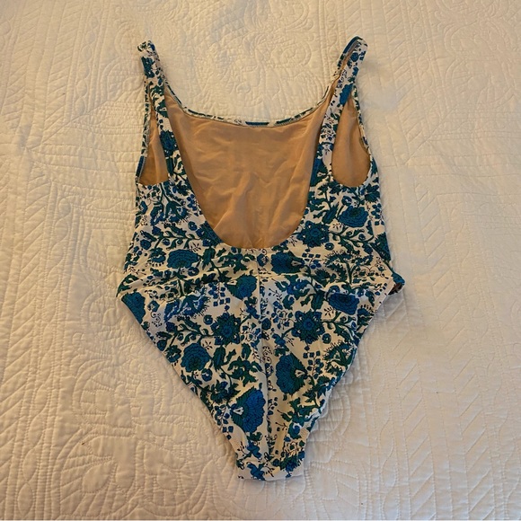 J Crew SZ block prints blue and white floral one piece swimsuit size 8! - Picture 4 of 5